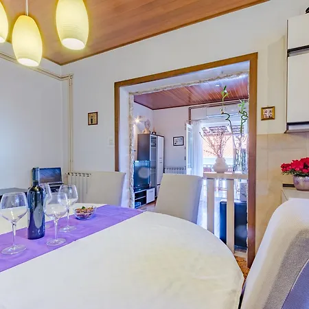 Dada - St Lejlighed Supetar