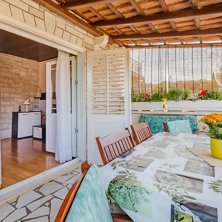 Dada - St Lejlighed *