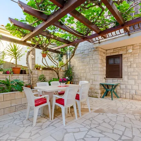 Dada - St سوبيتار