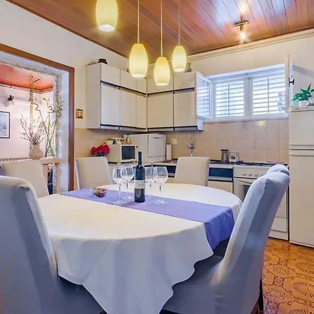 Dada - St سوبيتار